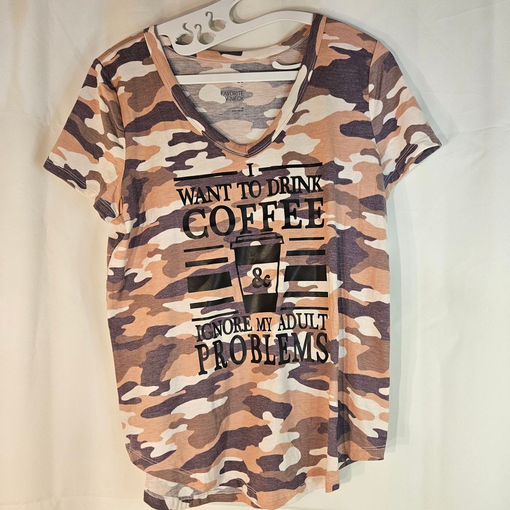 Trendy Camo Print 'I Want to Drink Coffee' Graphic T-Shirt‎
